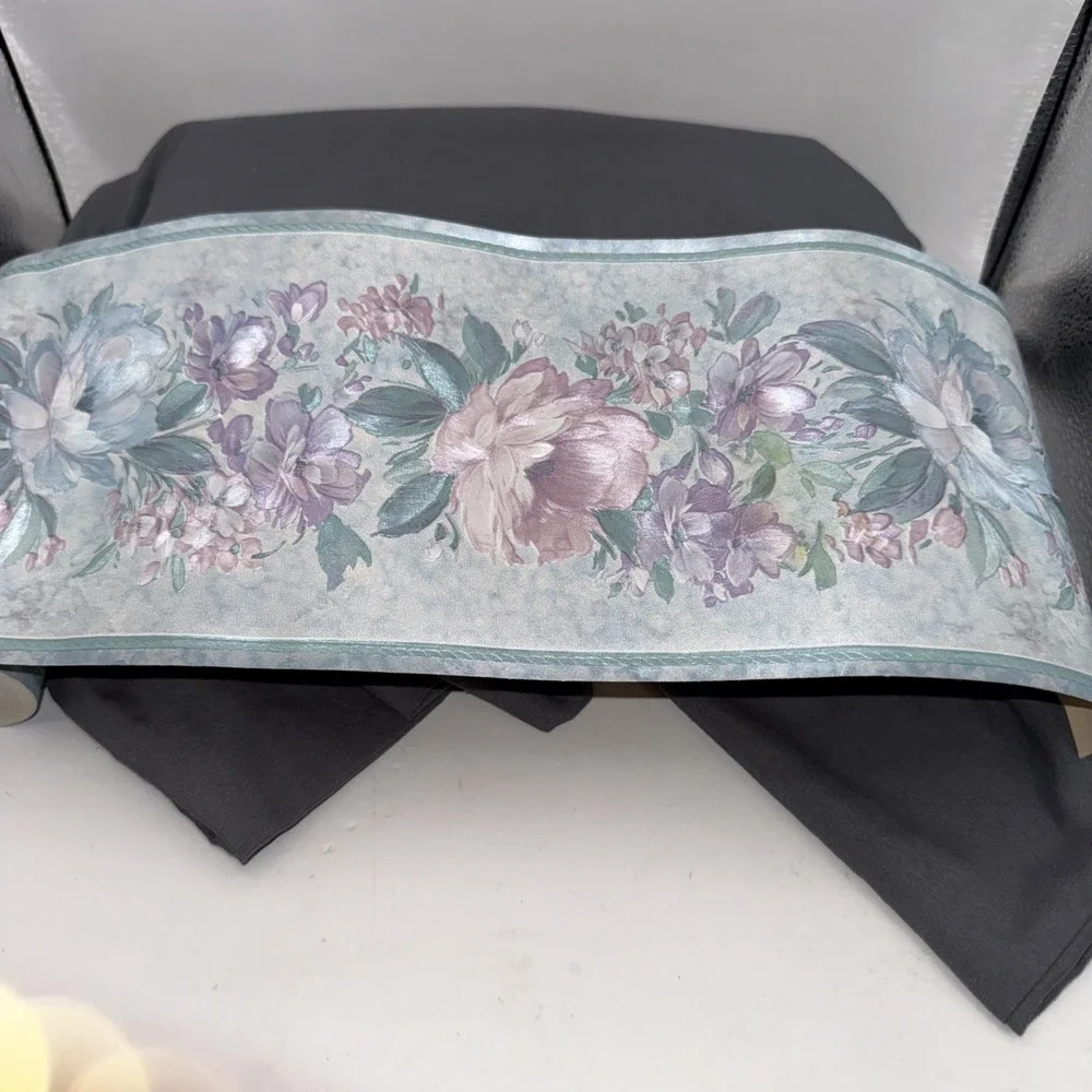 Wallpaper Border CONCORD WALLCOVERINGS Floral Vintage